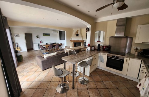 Hasparren Apartment | Hasparren, family apartment 114m², garden and view, sleeps 6.