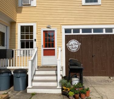 Auburn Apartment | Hasty House Studio