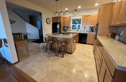 Everett House | Hat Island Private Retreat