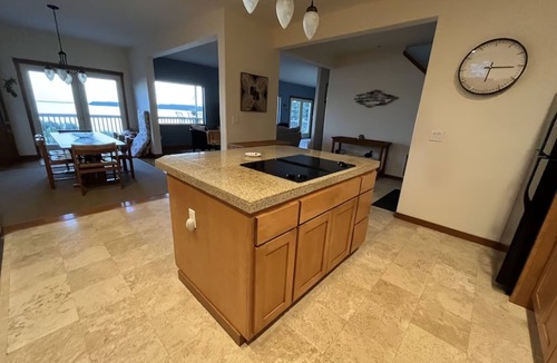 Everett House | Hat Island Private Retreat