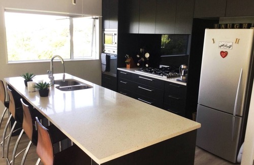 Orewa House | Hatfield Hideaway (next to Orewa beach)