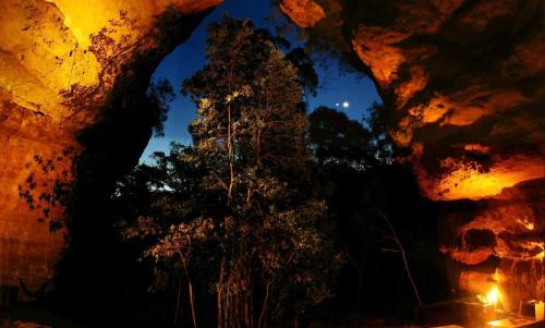 Dargan House | Hatter's Hideout Cave and Lodge