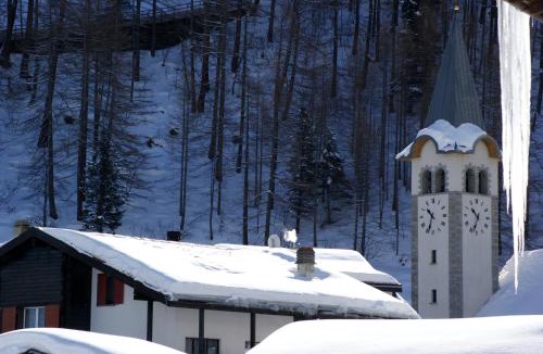 Saas Almagell Apartment | Haus Alpenperle