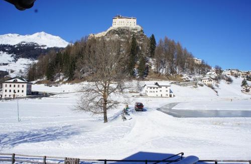 Engadin Scoul Apartment | Haus am See