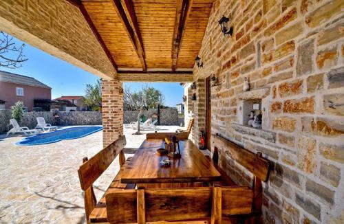 Stankovci House | Haus-Anita-2-mit-Pool-fur-8-Personen