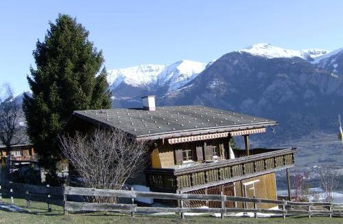 Cazis House | Haus Chalet Beverin