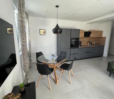 Bibinje Apartment | Haus Dalmatia with heated Pool