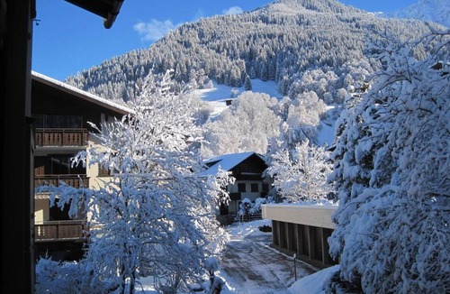 Klosters Dorf Apartment | Haus Fiorina 3 3½-Zimmerwohnung by Interhome