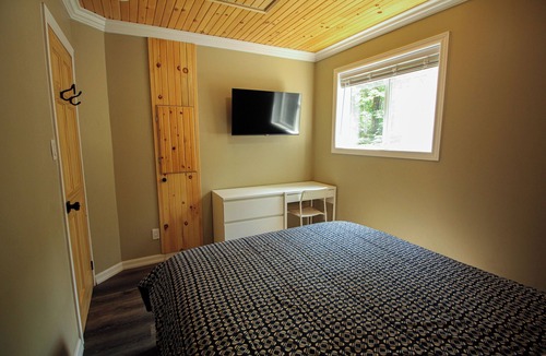 Perry Resort | Haus in the Trees