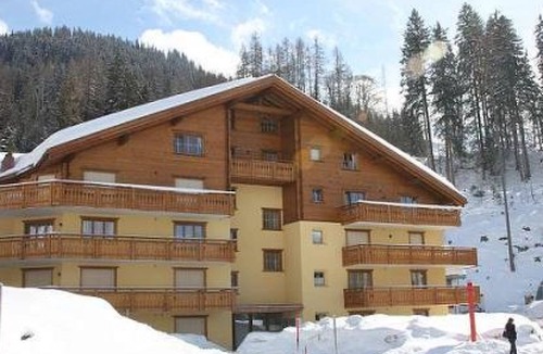Klosters-Serneus Apartment | Haus Rätia App 17 4½-Zimmerwohnung by Interhome