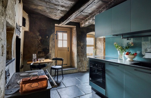 Naefels Apartment | Haus zur Beuge - Holidays in a listed building