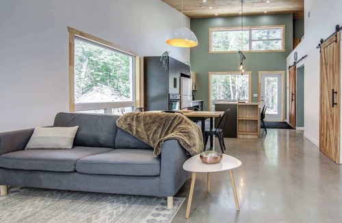 Saint-David-de-Falardeau Ski Chalet | Hauska | Tavata Chalets | Rest and Nature
