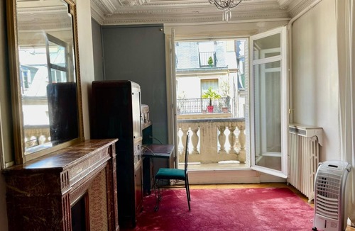 Quartier Saint-Georges Apartment | Haussmann Opera by Interhome