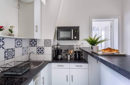 Argenteuil Apartment | Haussmannian charm 10 minutes Paris