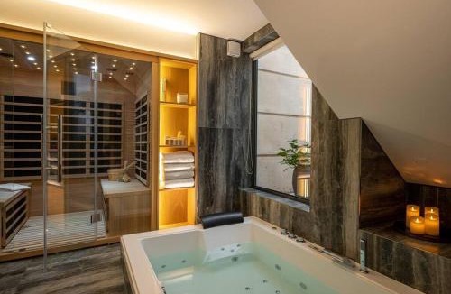 Porte-Saint-Martin Apartment | Haut Marais - My Skydome in Paris