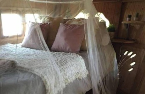 Wail House | Haut-Perchée cabin at 16m