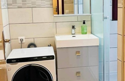 Luz-Saint-Sauveur Apartment | Hautes-Pyrénées Studio, quiet building, private parking, near the center