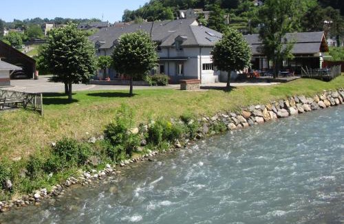 Saint-Pe-de-Bigorre Hostel | Hautes-Pyrénées Sport Nature
