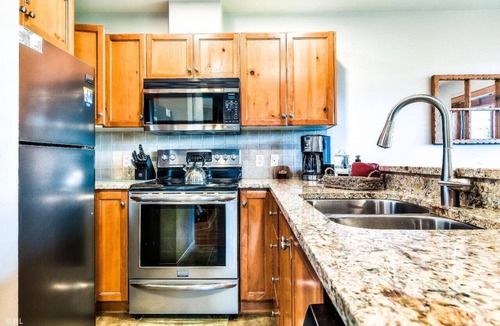 Mont-Tremblant Condo | Hauts-Bois Ski In/Out 2brs w/Pool Access (193-1)