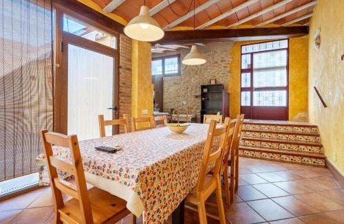 El Rourell House | Hauzify I Casa Rourell