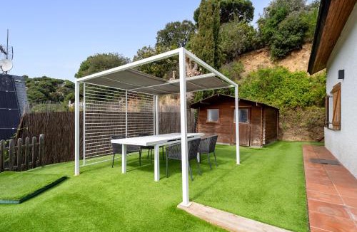 Sant Cebria de Vallalta House | Hauzify I Casa Montjuïc