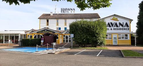 Malay-le-Grand Hotel | HAVANA Hôtel