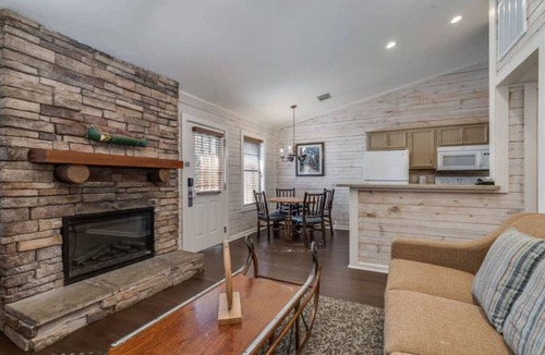 Conroe Condo | Have Family Fun Outdoors in this 2BD condo with onsite resort activities