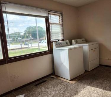 Savoy Apartment | Haveli, condo 2 mins away from Willard Airport and UIUC campus.