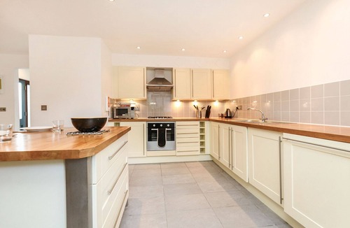 Carnon Downs Cottage | Haven - 5 star self catering cottage