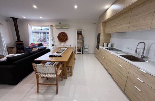 Moorowie House | Haven at Hardwicke-Absolute beachfront! Off Peak Special!