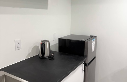 Fort Gary House | Haven in the Prairies (2BR Suite)
