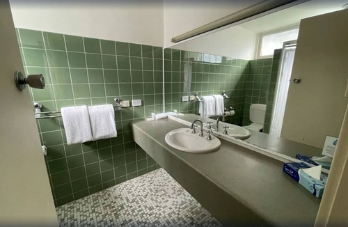 Glenelg North Hotel | Haven Marina Motel