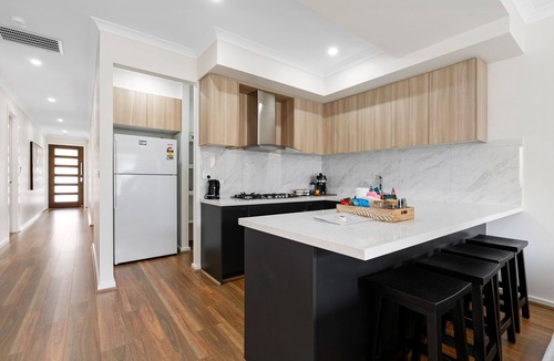 Point Cook House | Haven near Tarneit main shops
