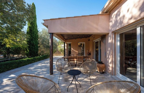 Les Hauts de Villeneuve Villa | Haven of peace with private pool and large garden - near Avignon