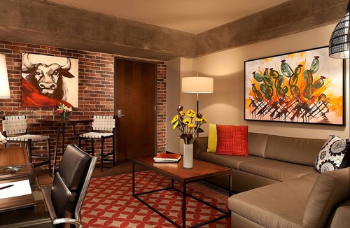 Downtown San Antonio Hotel | Haven of Indulgent Relaxation! 4 River View Units, Dogs Allowed, Outdoor Pool
