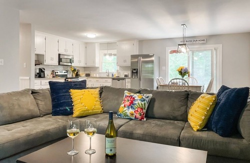 Durham House | Haven of Rest 3BR near Duke, RDU, RTP w EV Charger by RedAwning
