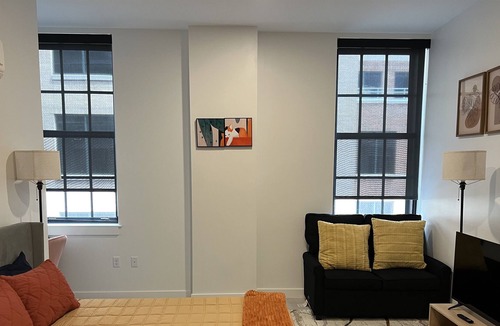 Downtown Hartford Apartment | Haven on Pratt: 5 mins to Xfinity Theater