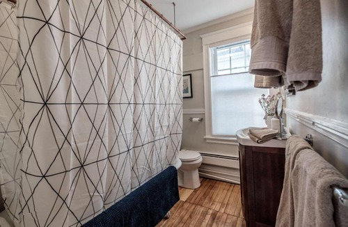 East End Apartment | Haven on the Hill