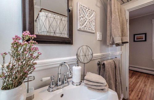 East End Apartment | Haven on the Hill