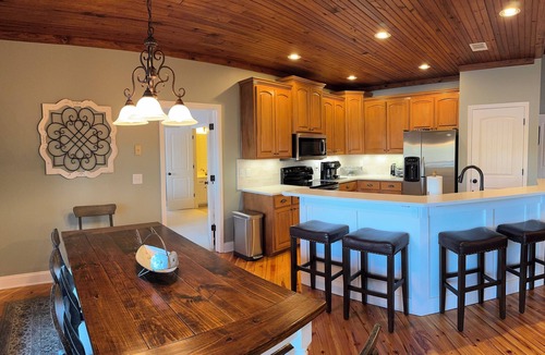 Pleasure Point House | Haven on the Lake!
