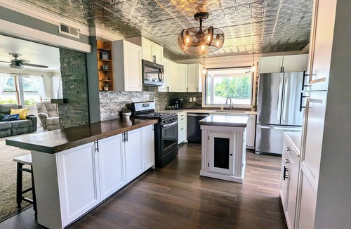 Upper Peninsula Michigan House | Haven Point Lakefront Bungalow