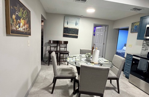 Pine Hills House | Haven Retreat-Universal