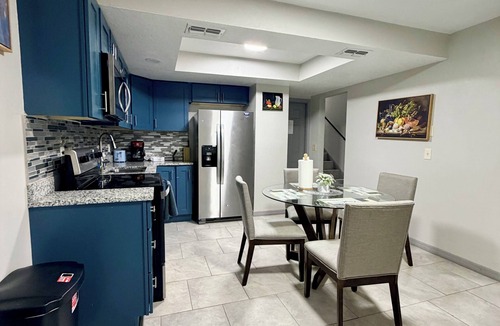 Pine Hills House | Haven Retreat-Universal