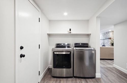 White Oaks House | Haven Suite: 2Br, 1Bath in London, On