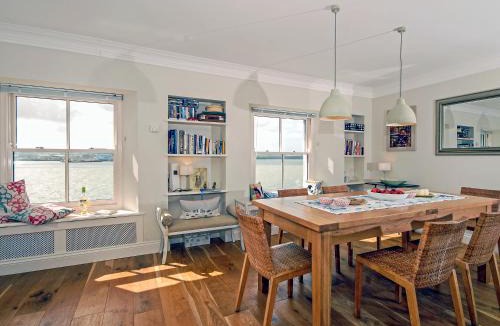 Llanstadwell House | Haven View