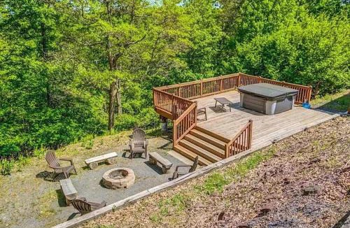 Hickory Hills House | Haven View Retreat