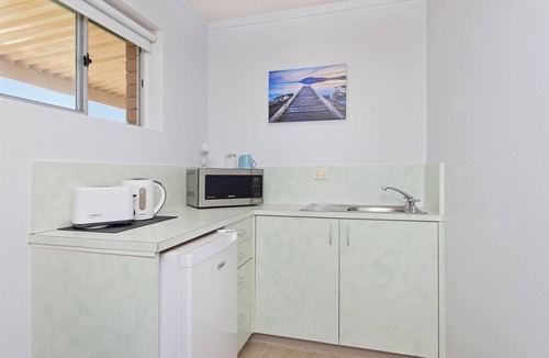 North Haven Hotel | Haven Waters Motel & Apartments