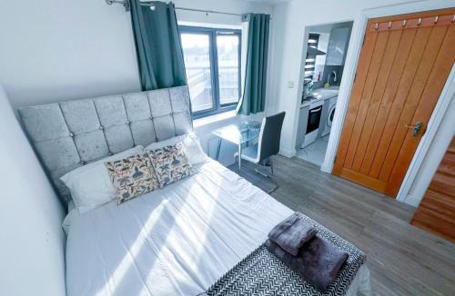 Redbridge Apartment | HavenEase