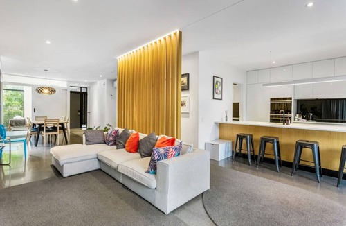 Hobsonville House | Havenview Residence with courtyard