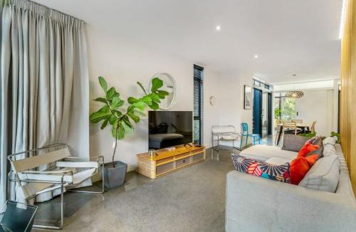 Hobsonville House | Havenview Residence with courtyard